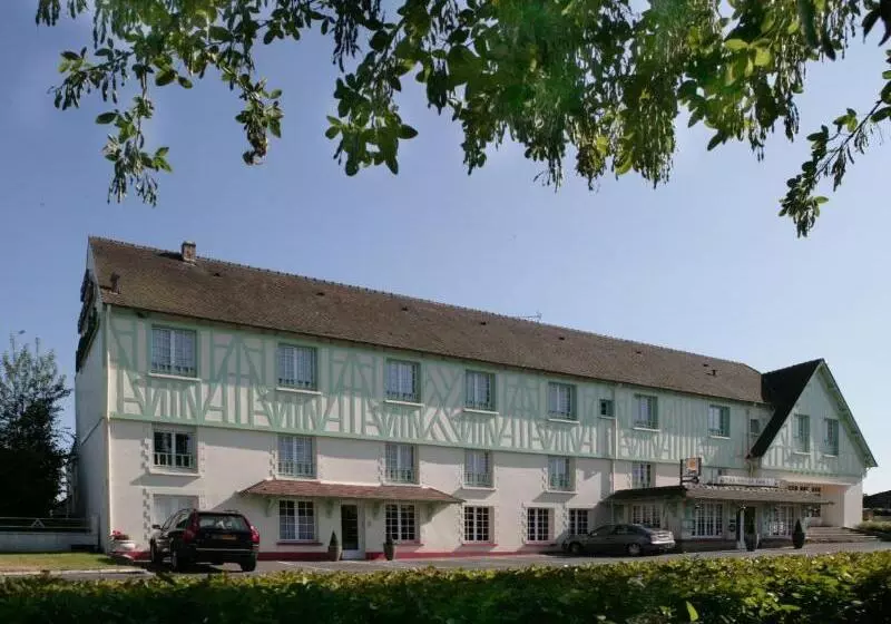 Отель Logis Hôtel Restaurant Le Faisan Dore