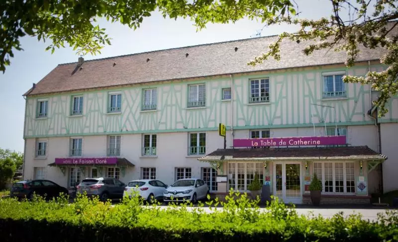 Отель Logis Hôtel Restaurant Le Faisan Dore