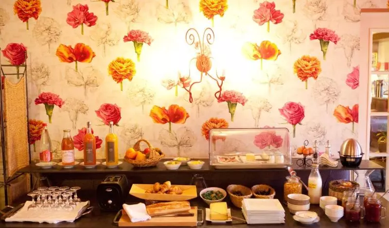 Отель Logis Hôtel Restaurant Le Faisan Dore