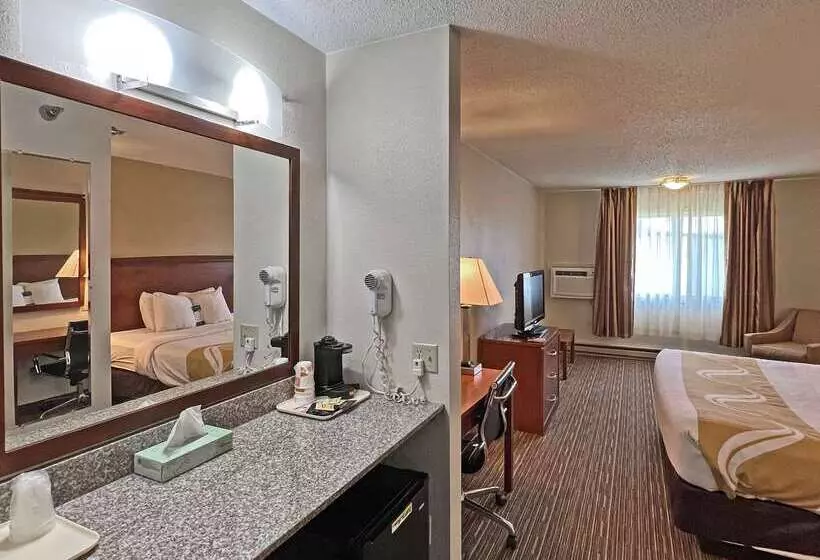 هتل Quality Inn Mitchell I 90