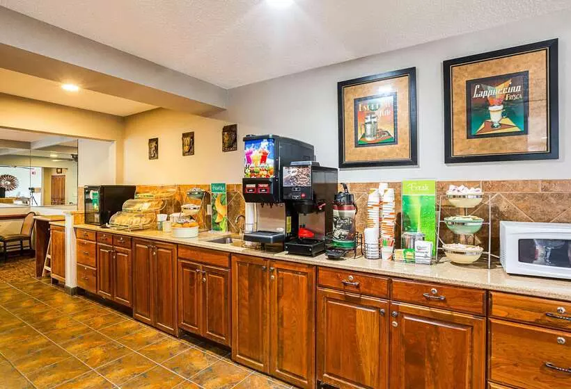 هتل Quality Inn Mitchell I 90