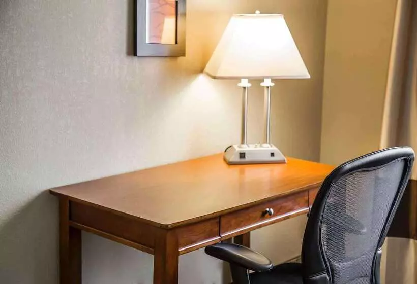 هتل Quality Inn & Suites