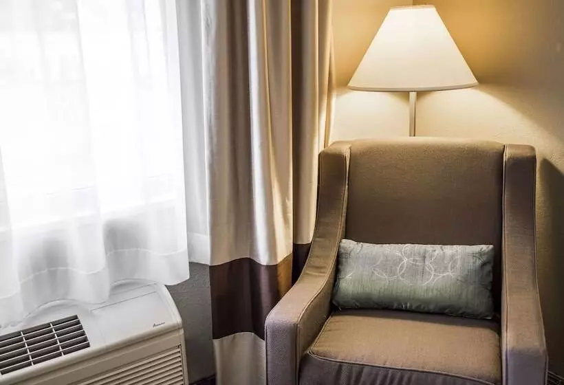 هتل Quality Inn & Suites
