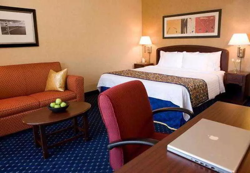 בית מלון כפרי Sonesta Select Dallas Richardson