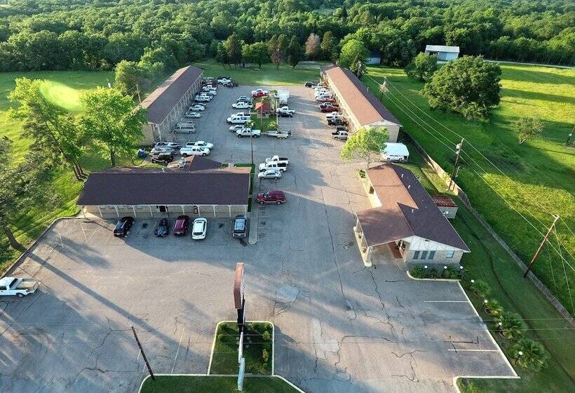 فندق على الطريق Countryside Inn