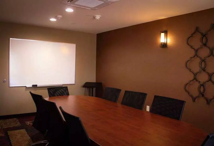 Отель Best Western Plus Arrowhead