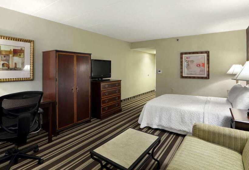 בית מלון כפרי Hampton Inn Boston Natick