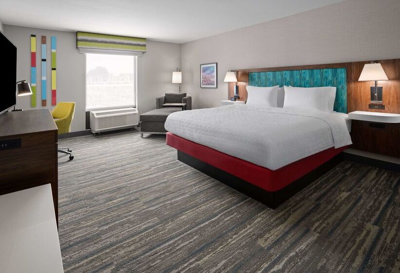 هتل Hampton Inn Cleveland Airport Tiedeman Road