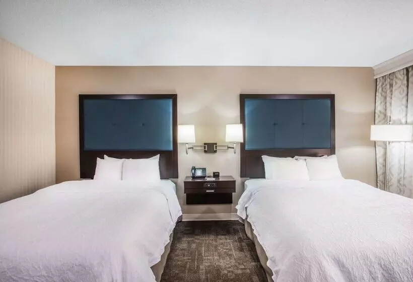 בית מלון כפרי Hampton Inn Cleveland Airport Tiedeman Road