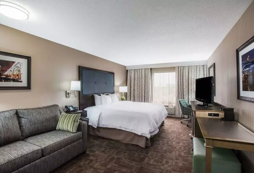 בית מלון כפרי Hampton Inn Cleveland Airport Tiedeman Road