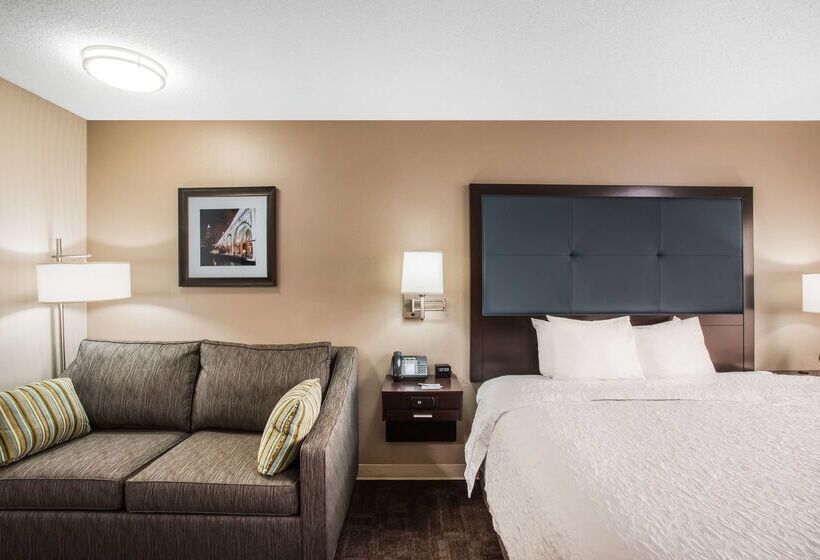 هتل Hampton Inn Cleveland Airport Tiedeman Road