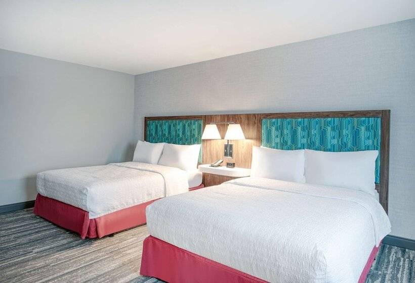 هتل Hampton Inn Cleveland Airport Tiedeman Road