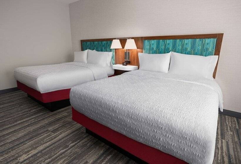 هتل Hampton Inn Cleveland Airport Tiedeman Road