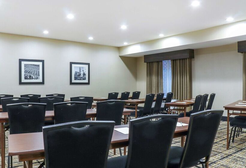 Отель Hampton Inn Heath Newark