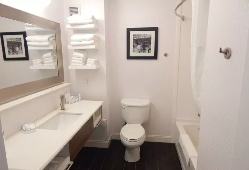 호텔 Hampton Inn Heath Newark