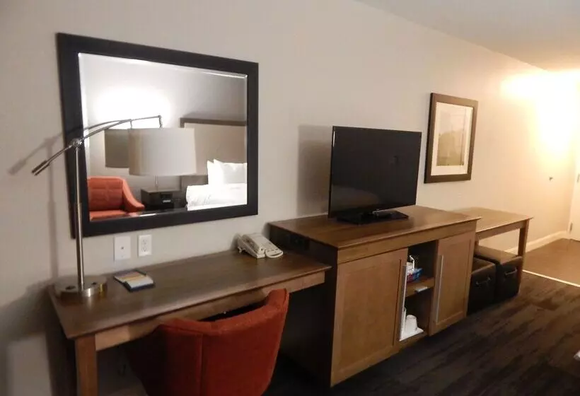 호텔 Hampton Inn Heath Newark