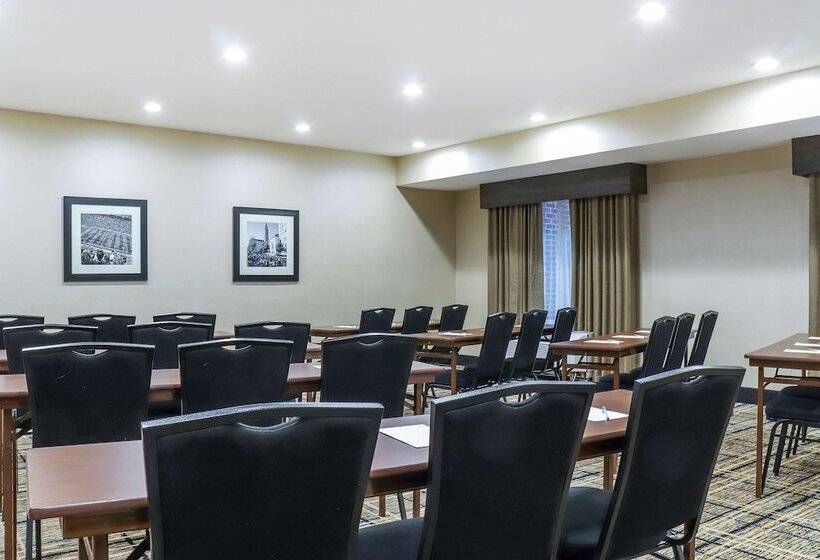 Отель Hampton Inn Heath Newark