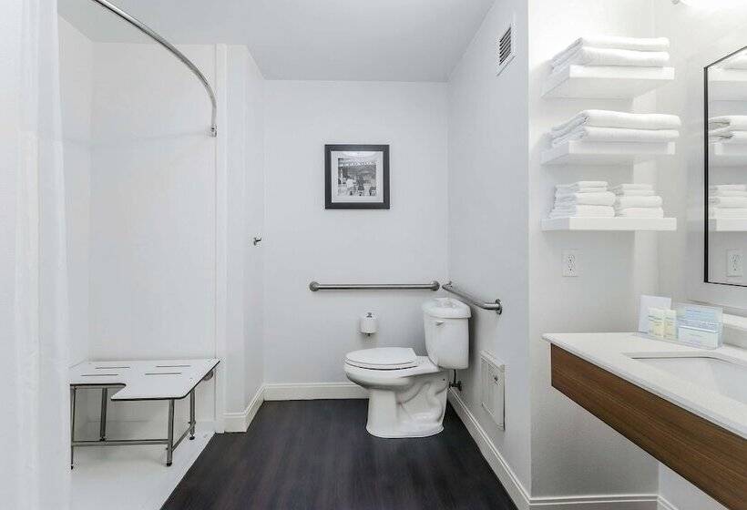 Отель Hampton Inn Heath Newark