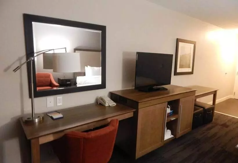 호텔 Hampton Inn Heath Newark