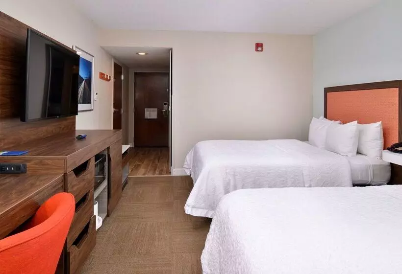 호텔 Hampton Inn Henderson