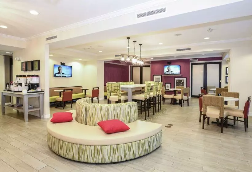 هتل Hampton Inn Jacksonville East Regency Square