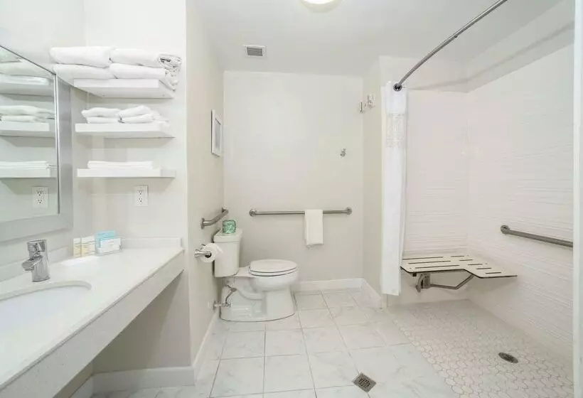 هتل Hampton Inn Jacksonville East Regency Square