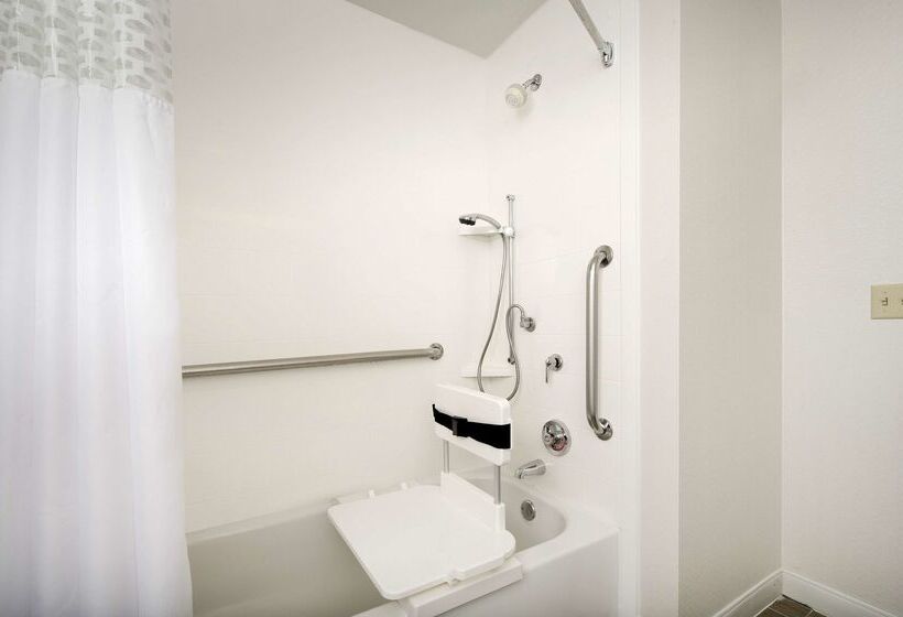 בית מלון כפרי Hampton Inn Kansas City The Legends