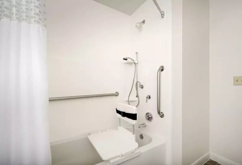 هتل Hampton Inn Kansas City The Legends