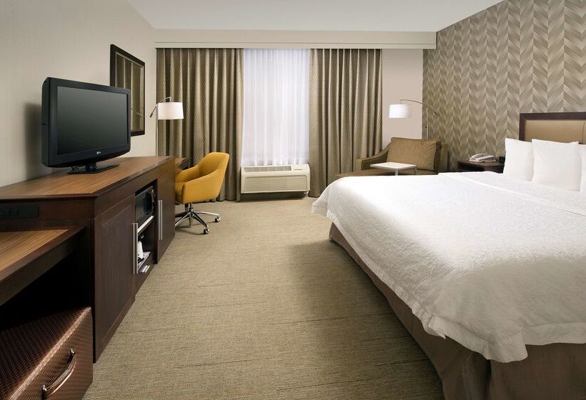 בית מלון כפרי Hampton Inn Kansas City The Legends