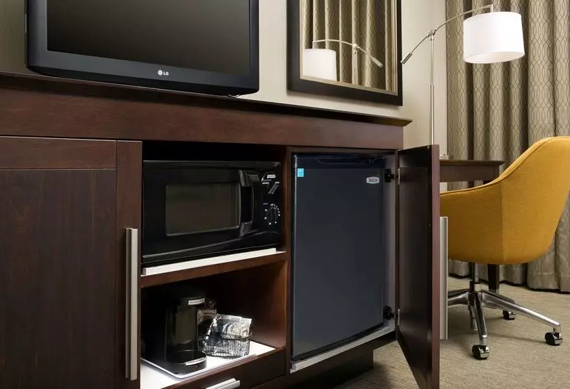 هتل Hampton Inn Kansas City The Legends