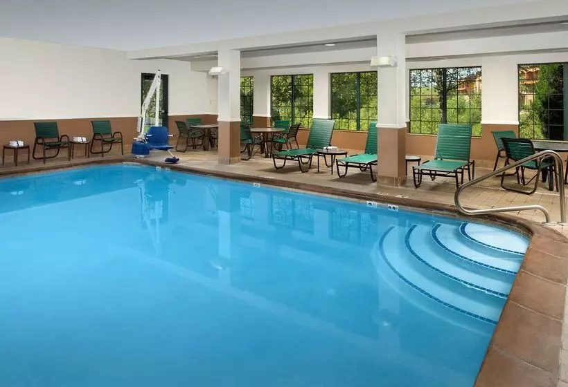 هتل Hampton Inn Kansas City The Legends