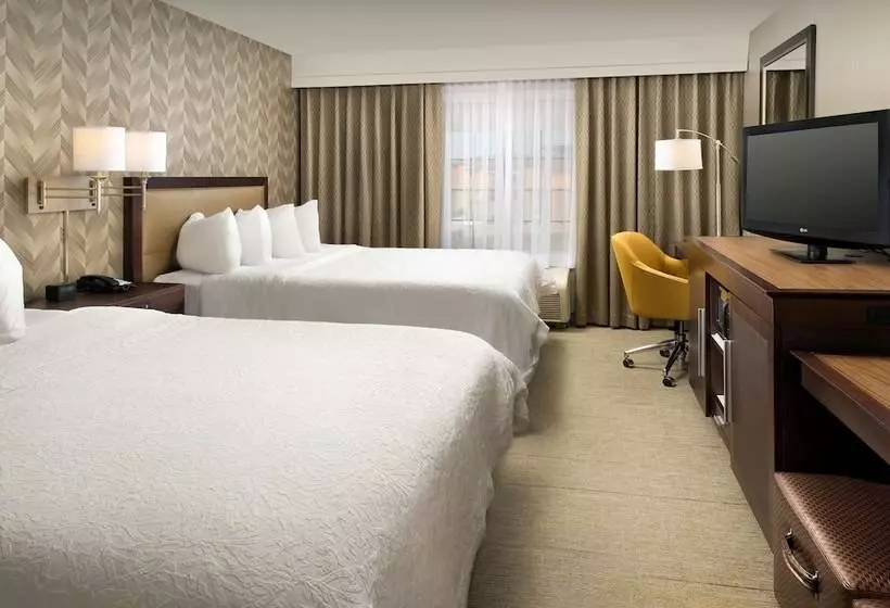 هتل Hampton Inn Kansas City The Legends