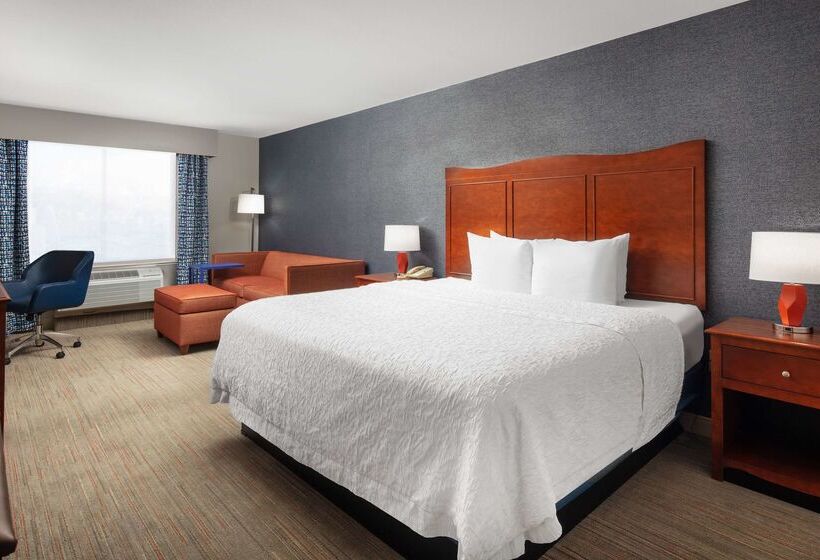 فندق Hampton Inn Medford