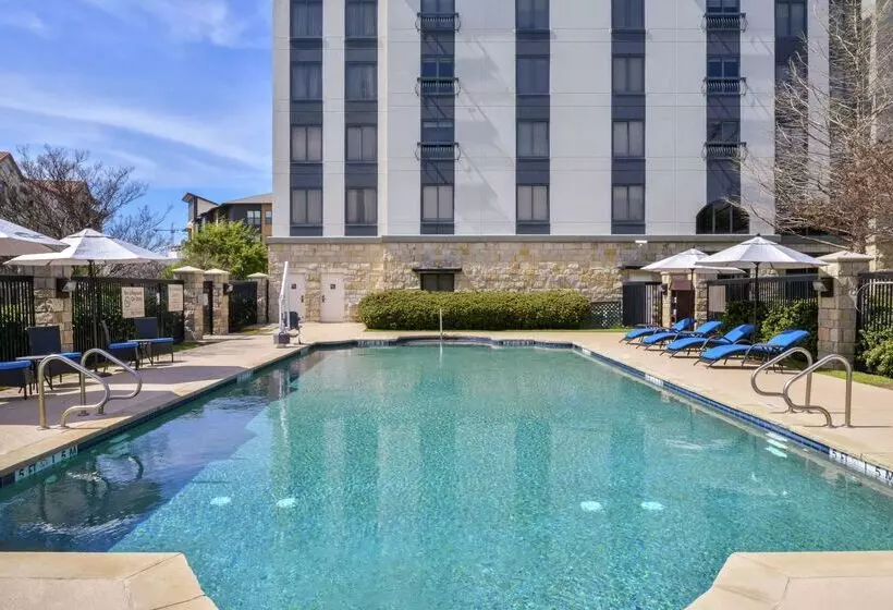 ホテル Hampton Inn & Suites Legacy Parkfrisco