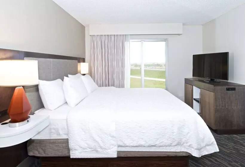 ホテル Hampton Inn & Suites N. Ft. Worthalliance Airport