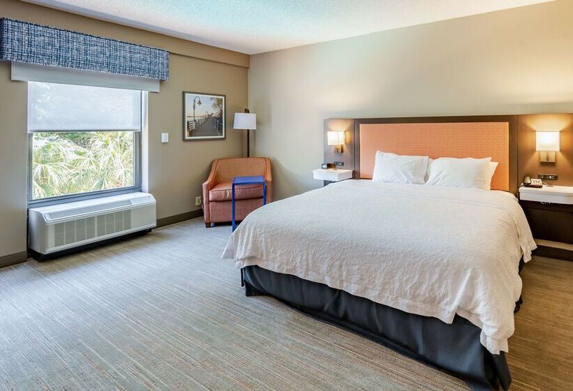 هتل Hampton Inn Wilmington Medical Park