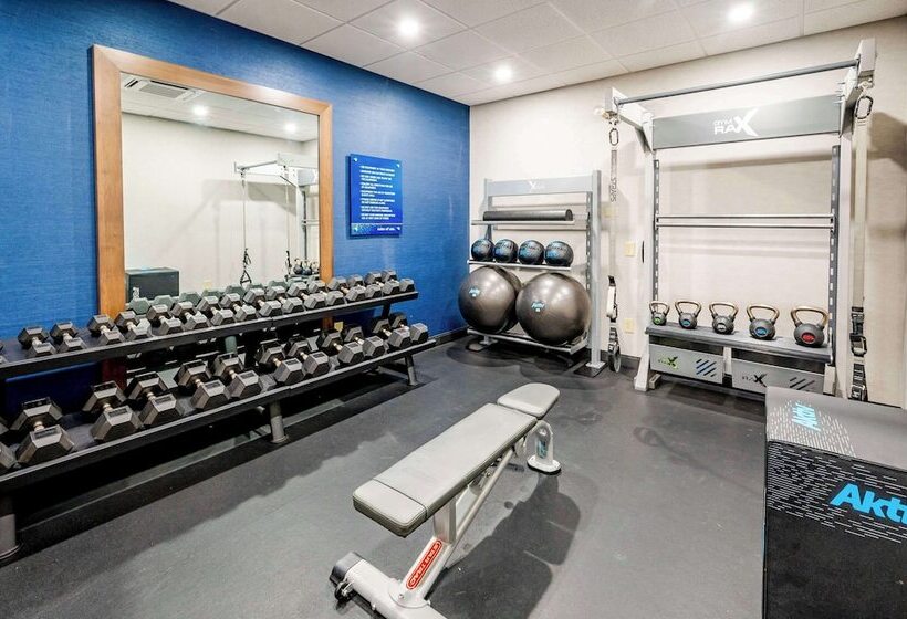 هتل Hampton Inn Wilmington Medical Park