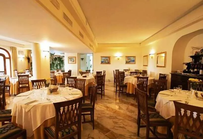 Отель Johanna Park