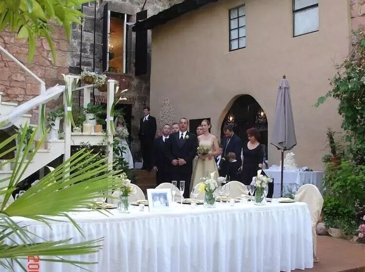 호텔 Léger Restaurant & Saloon