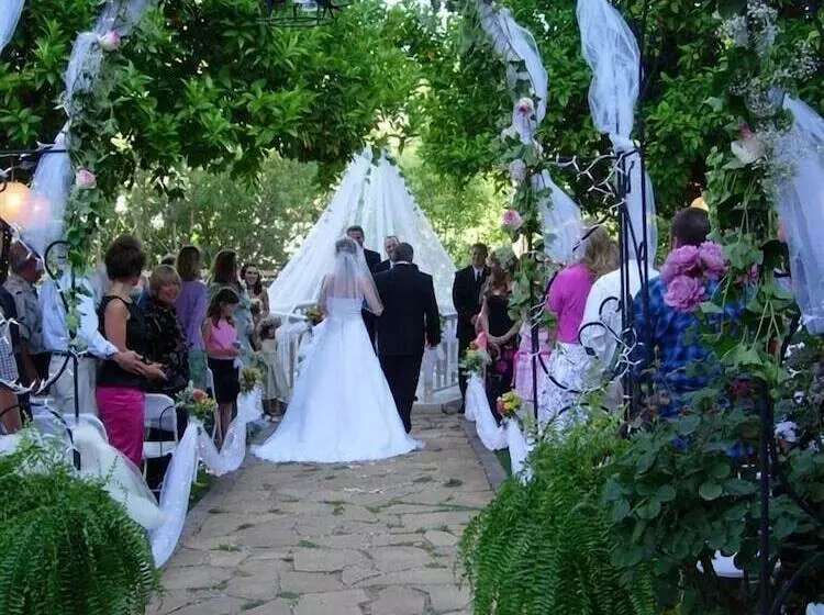 호텔 Léger Restaurant & Saloon