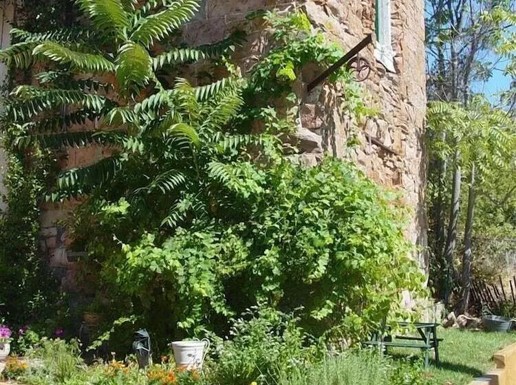 호텔 Léger Restaurant & Saloon