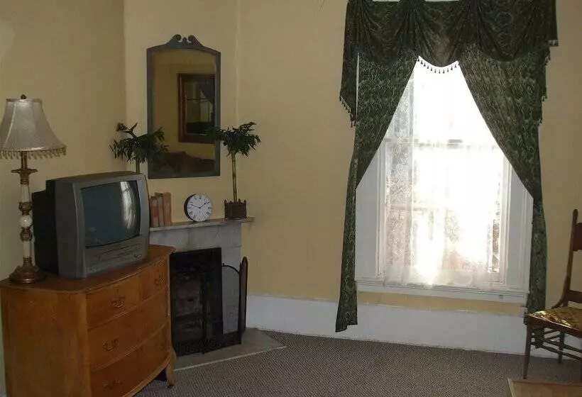 호텔 Léger Restaurant & Saloon