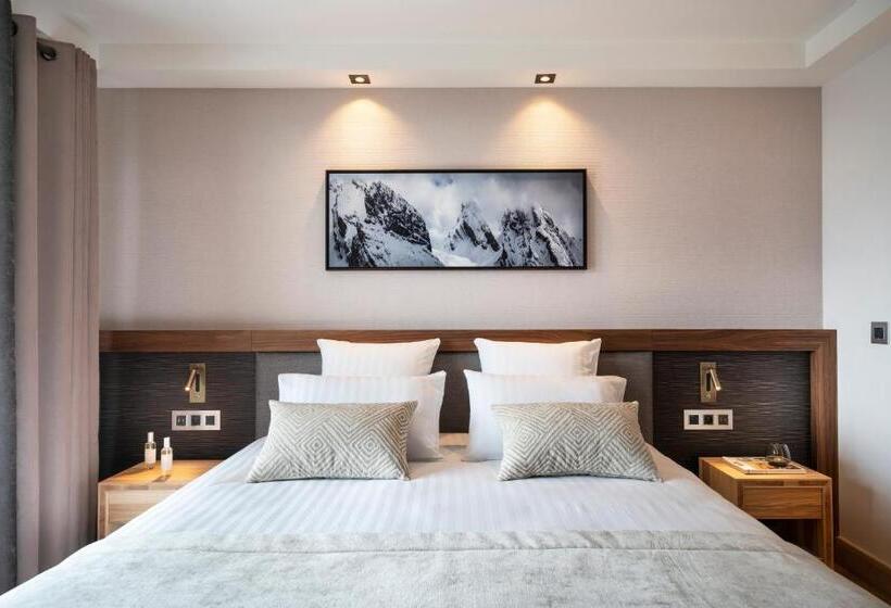 Отель Mgm Hôtels & Résidences Hôtel Alpen Lodge