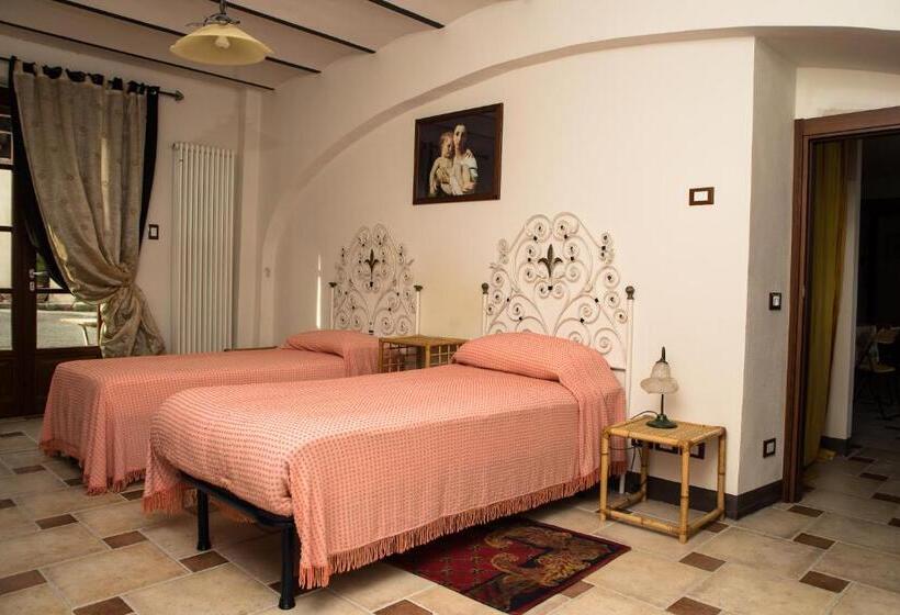 ホテル La Madonnina Agriturismo Dorè