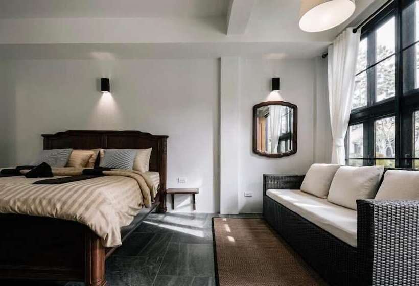 Отель Palin Family Cottage