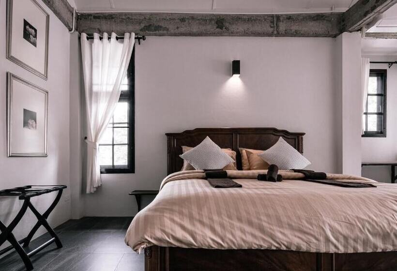 Отель Palin Family Cottage