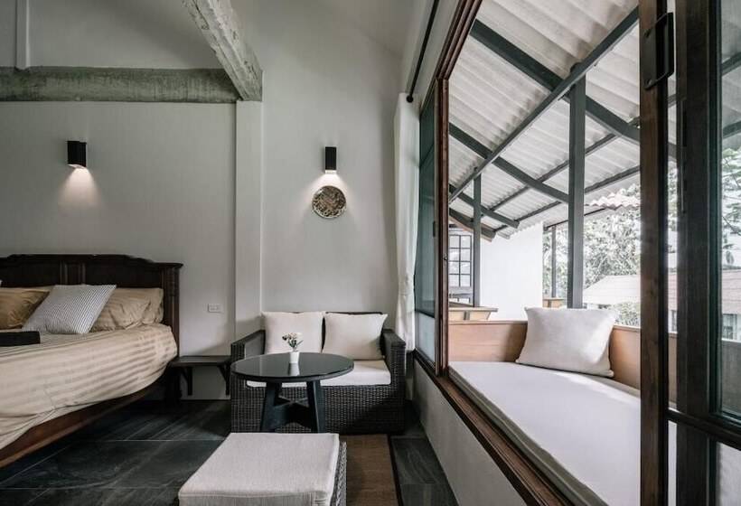 Отель Palin Family Cottage