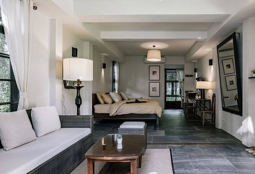 Отель Palin Family Cottage