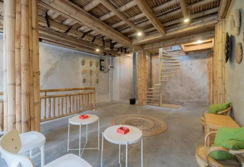 Hotelli Urbanview Ta Ke Residence Blok M By Reddoorz