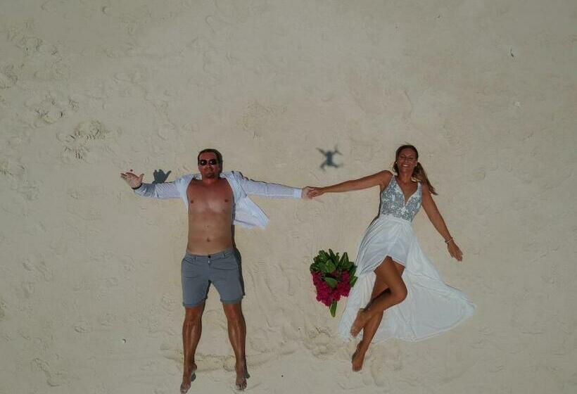 پانسیون Thoddoo Sun Sky Inn, Maldives